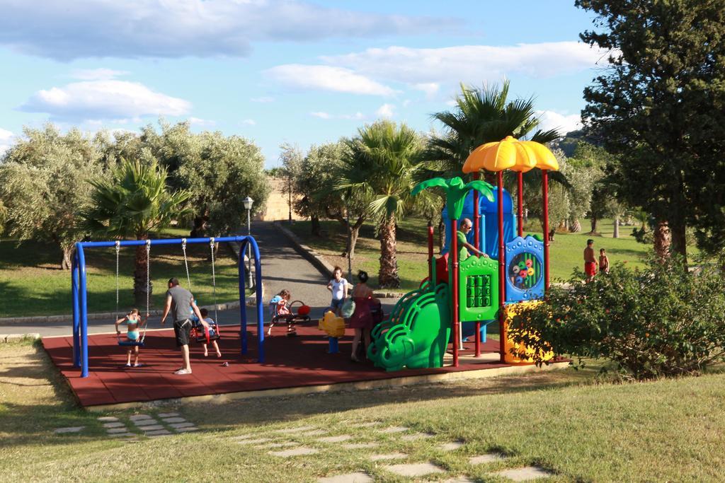 Club Esse Sunbeach Squillace Εξωτερικό φωτογραφία