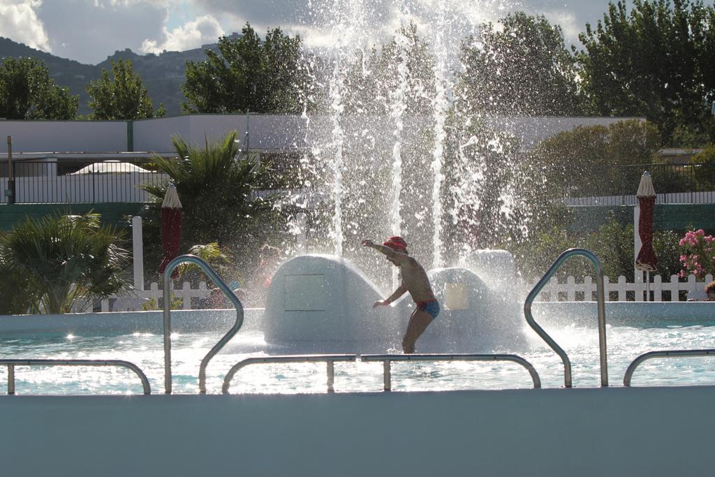 Club Esse Sunbeach Squillace Εξωτερικό φωτογραφία